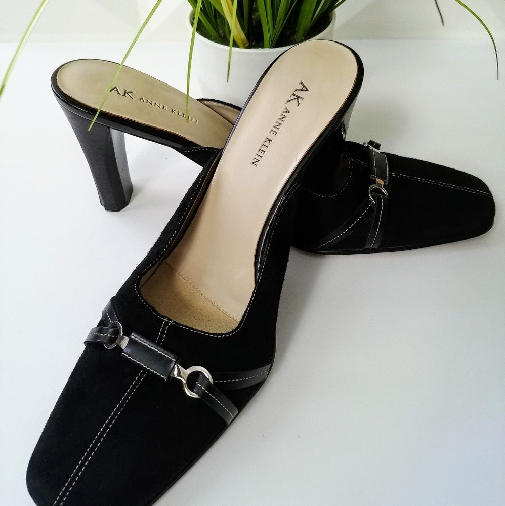 👠Anne Klein| Suede Slides 👀